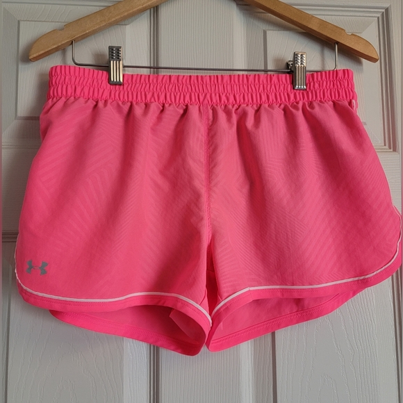 Under Armour Breast Cancer Shorts sz Medium - Picture 1 of 6